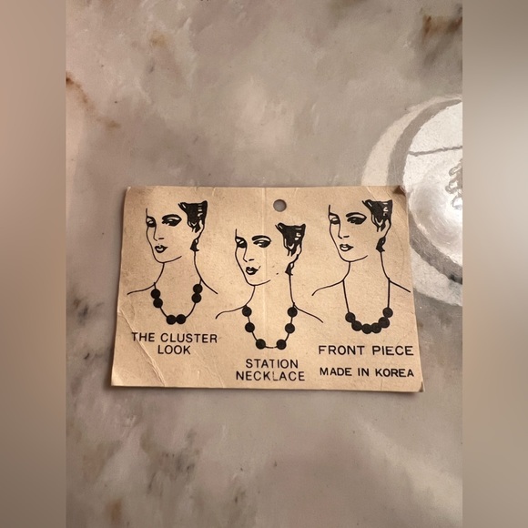 Vintage Gold Accent Necklace - Picture 4 of 4